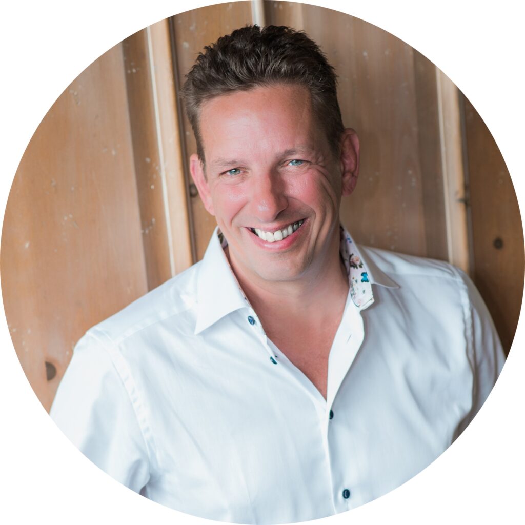 Headshot of Alexander deHilster